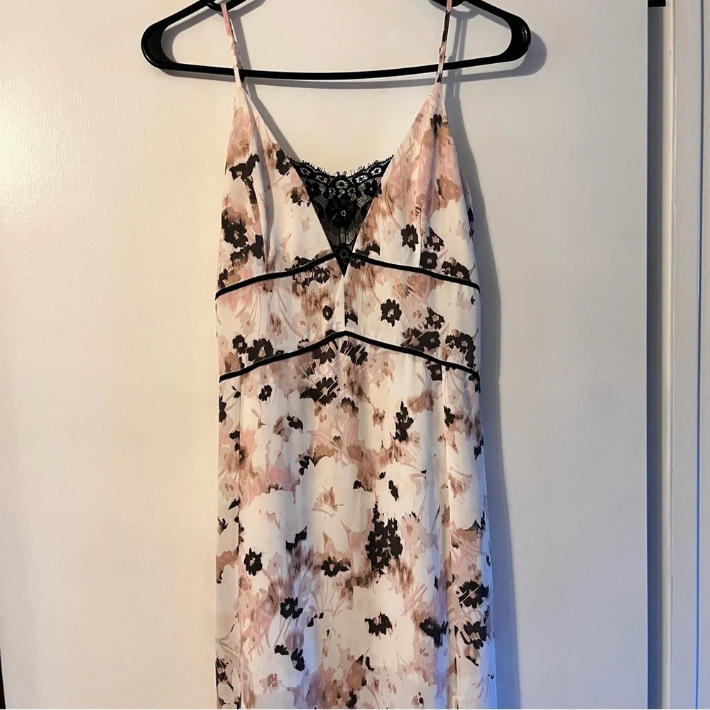 Dynamite Maxi  Dress - Picture 4 of 6